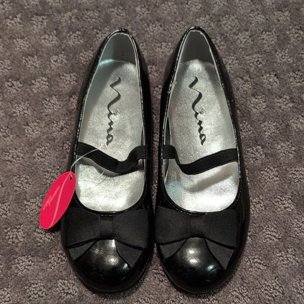 Nina Black Dress Shoes with Patent Leather Finish and Mary Jane Strap